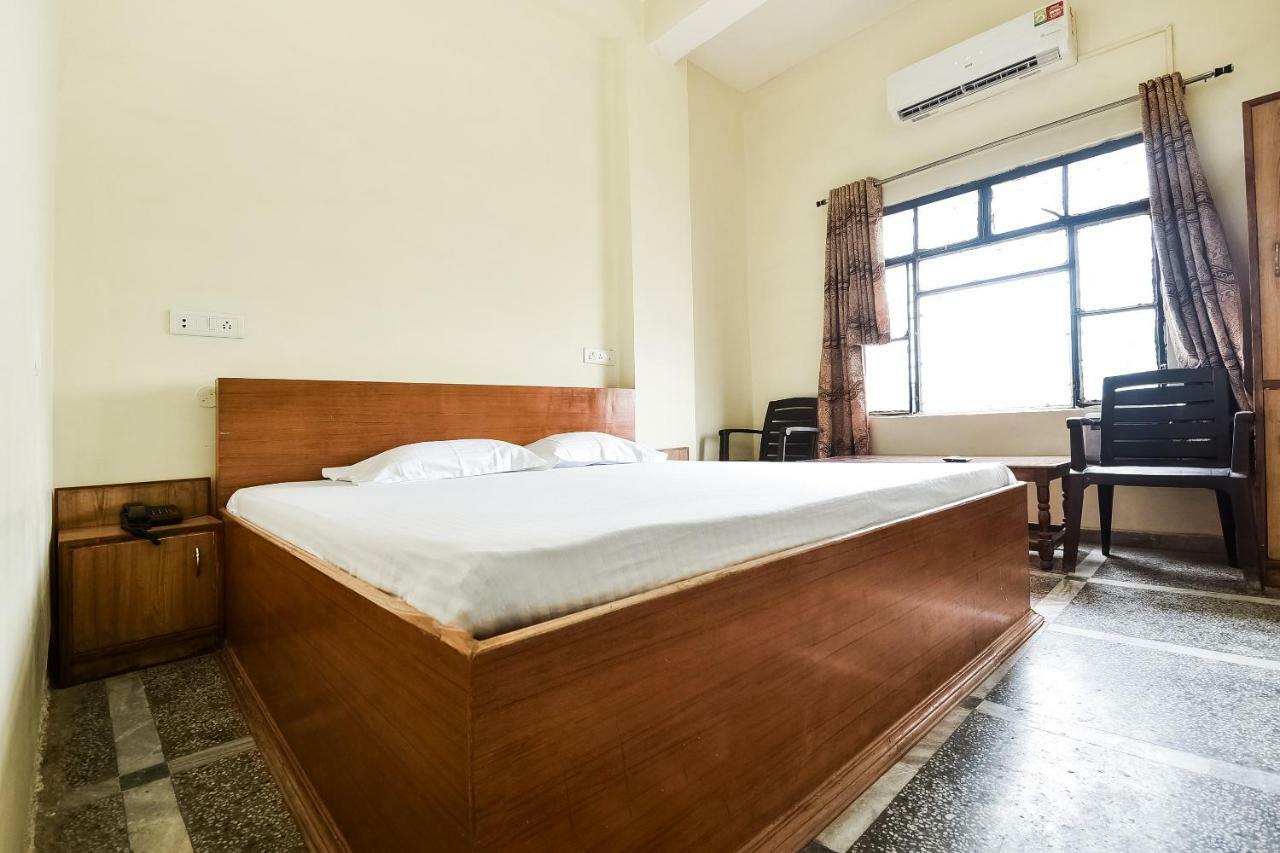 Hotel Lalit Palace Babina Εξωτερικό φωτογραφία
