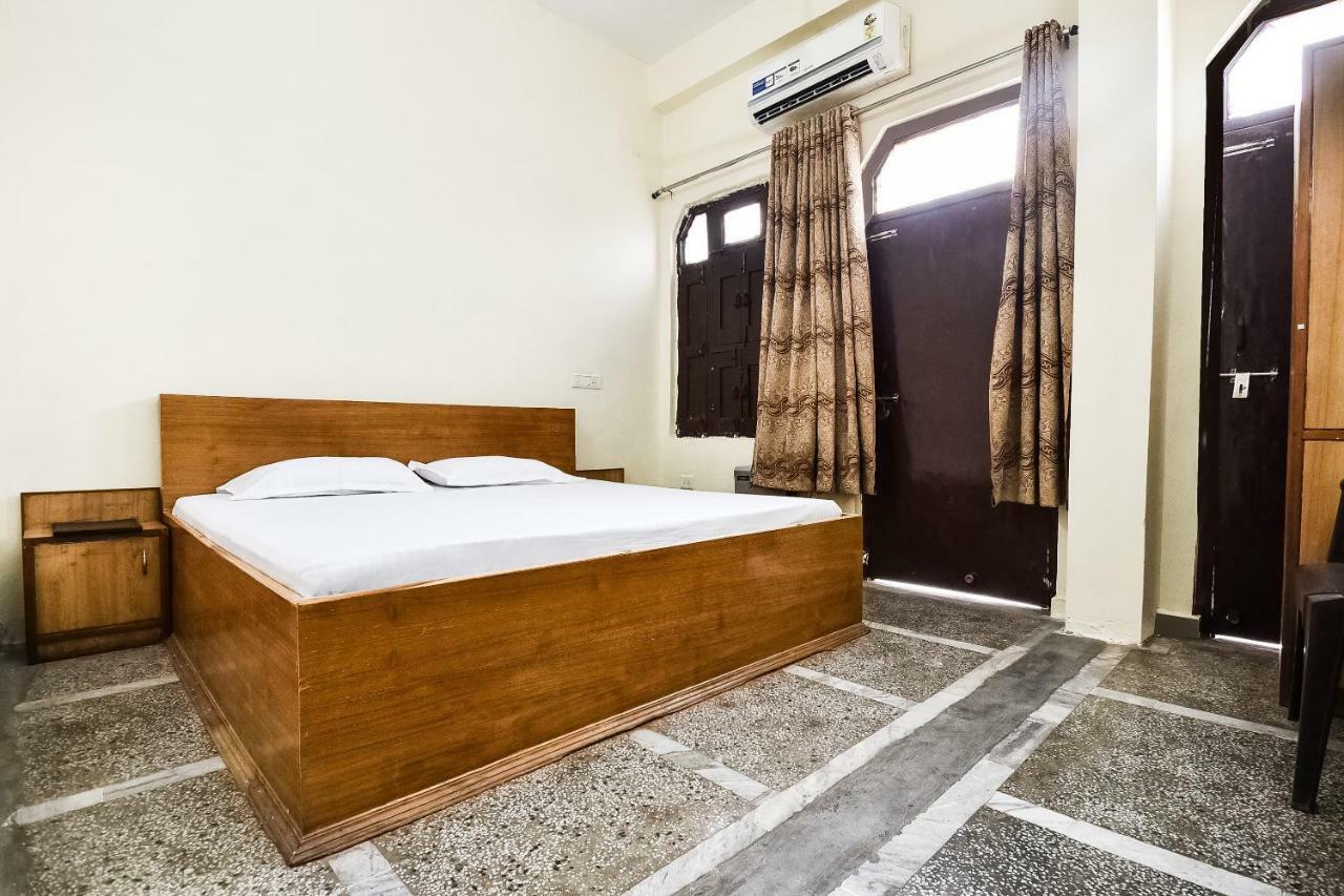 Hotel Lalit Palace Babina Εξωτερικό φωτογραφία