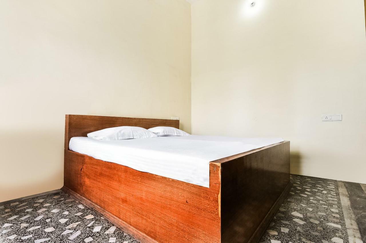 Hotel Lalit Palace Babina Εξωτερικό φωτογραφία