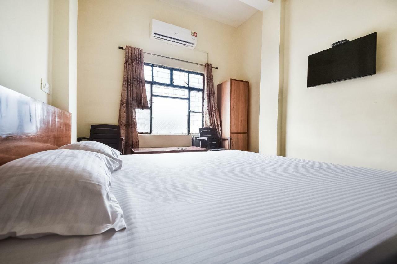 Hotel Lalit Palace Babina Εξωτερικό φωτογραφία
