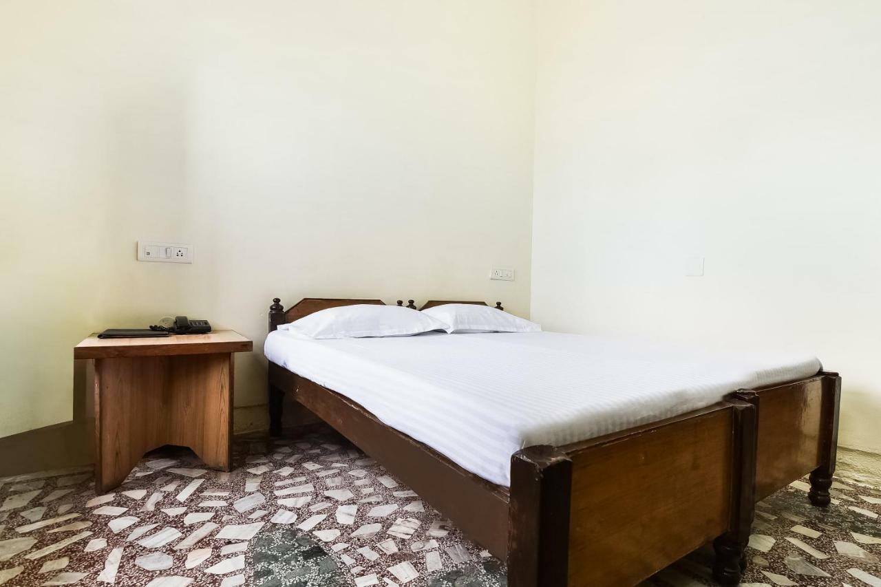 Hotel Lalit Palace Babina Εξωτερικό φωτογραφία
