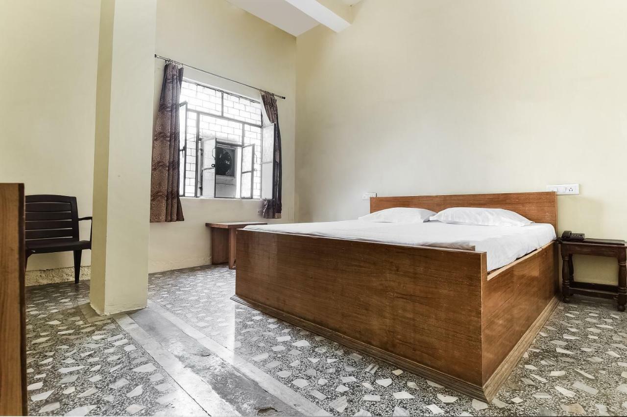 Hotel Lalit Palace Babina Εξωτερικό φωτογραφία