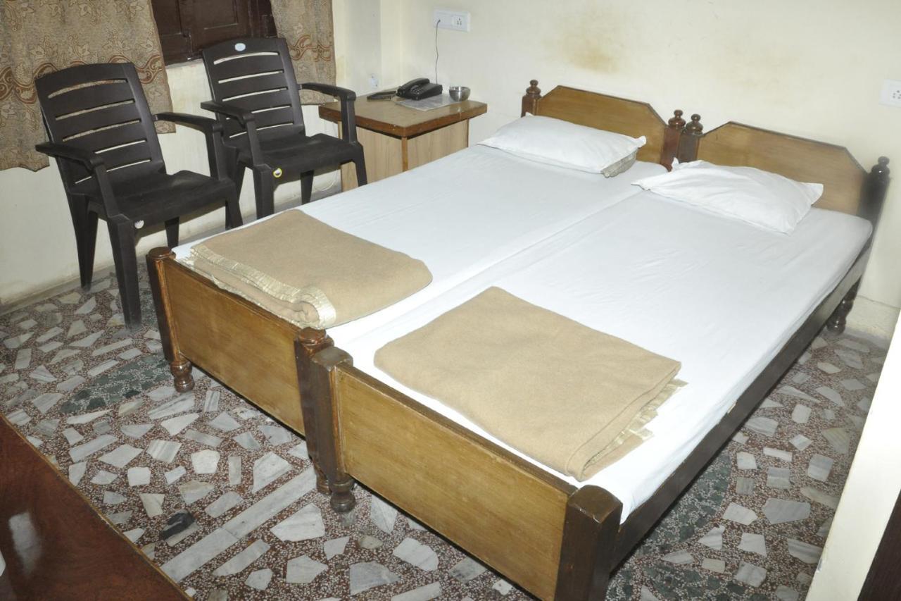 Hotel Lalit Palace Babina Εξωτερικό φωτογραφία